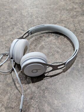 Beats EP White Wired On-Ear 3.5mm Headphones
